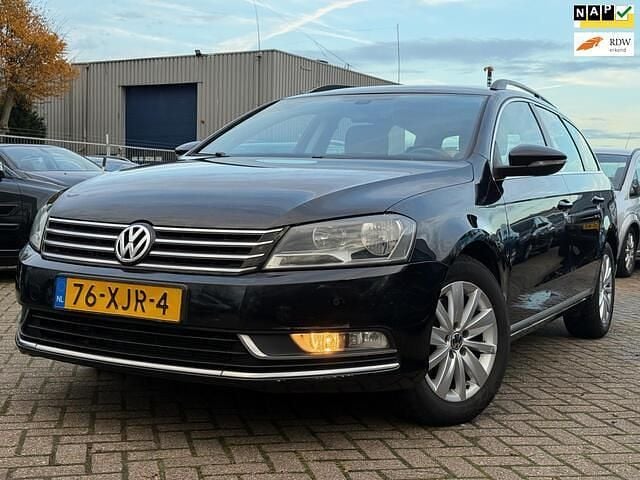 Zwart Gebruikt 2012 VW Passat Comfortline Stationwagen | € 4.150 (Goede deal) - Afbeelding 1/4