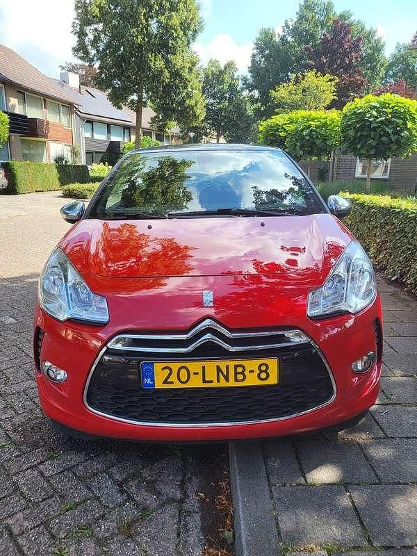 Rood Gebruikt 2010 Citroën DS3 Sport Chic Hatchback | € 3.500 (Super prijs) - Afbeelding 1/4