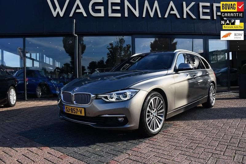 Grijs Gebruikt 2018 BMW 320 Luxury Line Stationwagen | € 17.450 (Super prijs) - Afbeelding 1/4