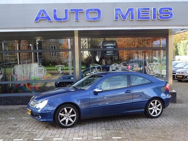 Blauw Gebruikt 2002 Mercedes C200 Avantgarde Coupé | € 1.495 (Eerlijke prijs) - Afbeelding 1/4