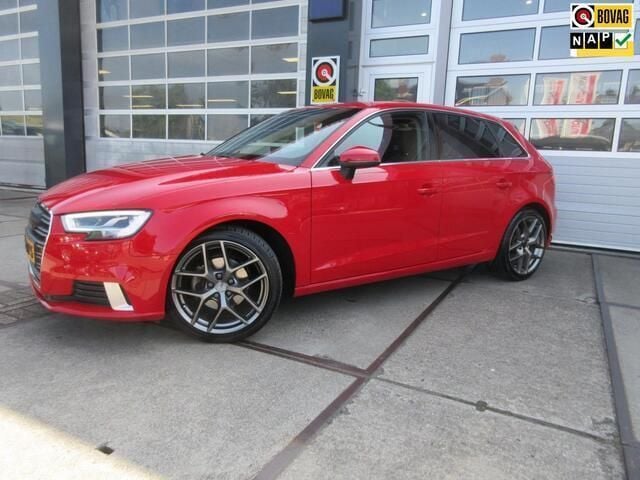 Rood Gebruikt 2016 Audi A3 Sportback Sport Hatchback | € 15.240 (Eerlijke prijs) - Afbeelding 1/4