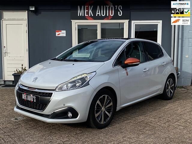 Wit Gebruikt 2016 Peugeot 208 Roland Garros Hatchback | € 8.444 (Iets duurder) - Afbeelding 1/4