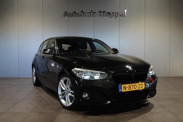 Zwart Occasion 2016 BMW 116 Shadowline Hatchback | € 12.950 (Duur) - Afbeelding 1/4