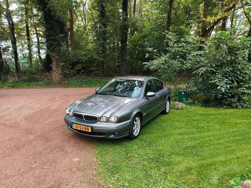 Grijs Gebruikt 2006 Jaguar X-type SE Sedan | € 1.300 (Eerlijke prijs) - Afbeelding 1/4