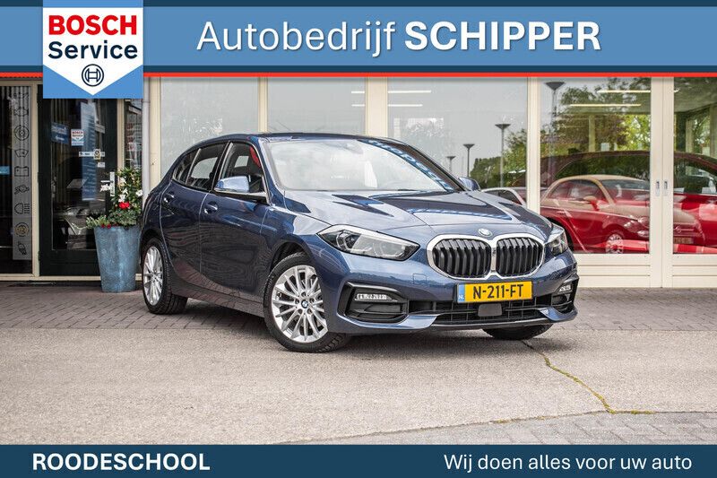 Blauw Gebruikt 2021 BMW 118 Basis Hatchback | € 24.950 (Eerlijke prijs) - Afbeelding 1/4