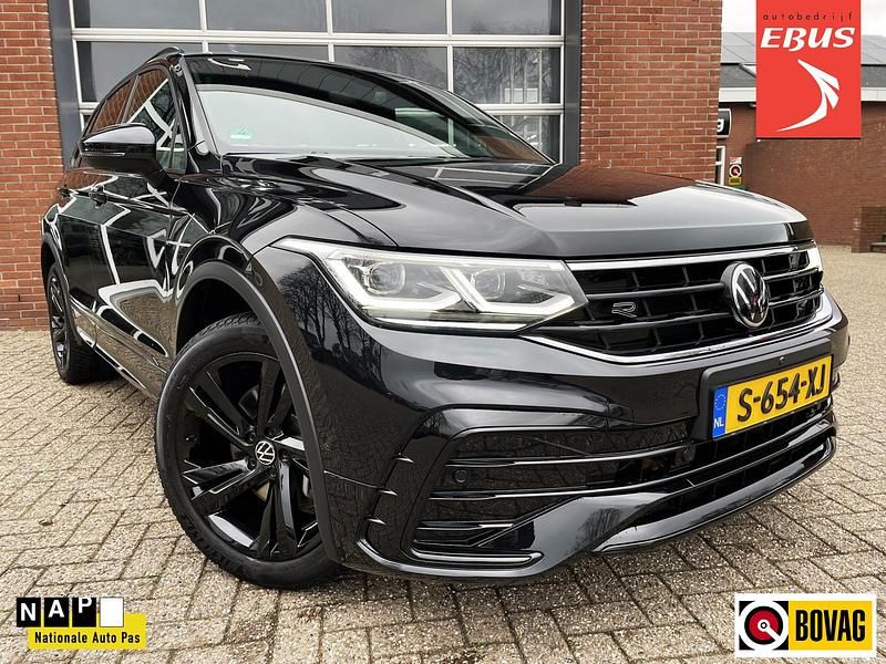 Zwart Occasion 2023 VW Tiguan Business SUV | € 38.950 (Eerlijke prijs) - Afbeelding 1/4
