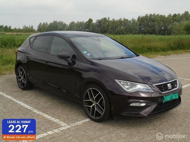Paars Gebruikt 2018 Seat Leon XCELLENCE Hatchback | € 16.950 (Iets duurder) - Afbeelding 1/4