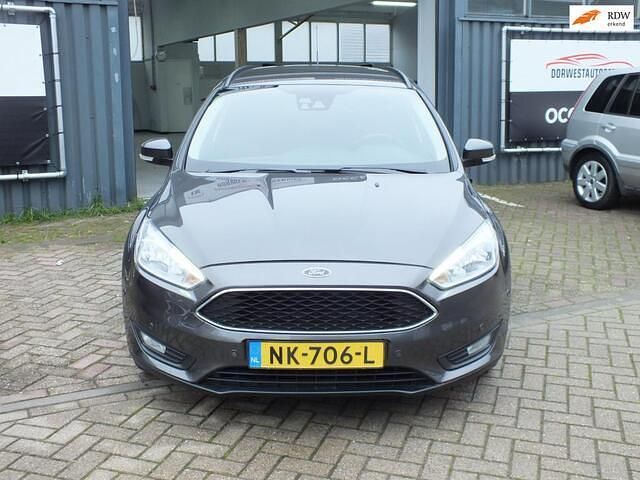 Grijs Gebruikt 2016 Ford Focus Trend Stationwagen | € 8.999 (Eerlijke prijs) - Afbeelding 1/4
