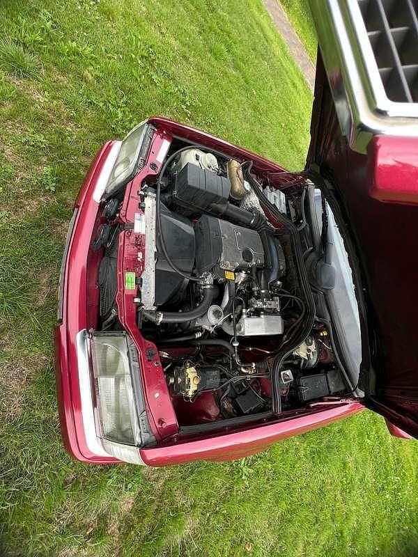 Rood Gebruikt 1994 Mercedes E200 Sedan | € 8.250 - Afbeelding 1/4