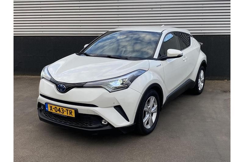 Wit Occasion 2018 Toyota C-HR+ Edition SUV | € 19.548 (Eerlijke prijs) - Afbeelding 1/1