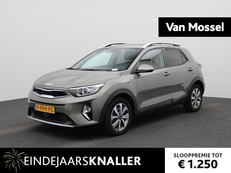 Groen Gebruikt 2022 Kia Stonic SUV | € 18.400 (Goede deal) - Afbeelding 1/4