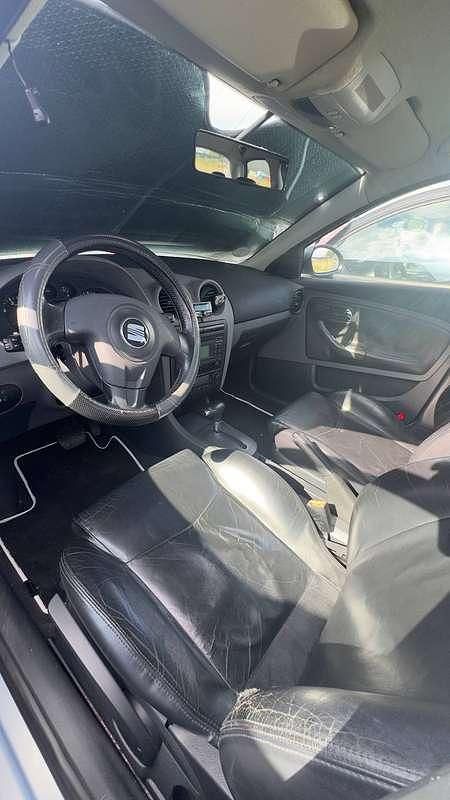 Occasion Seat Cordoba Sport 75 PK (55 kW) 2004 Blauw Sedan