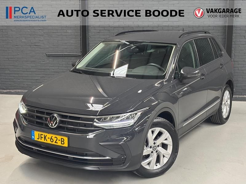 Grijs Gebruikt 2021 VW Tiguan Elegance SUV | € 30.825 (Super prijs) - Afbeelding 1/4