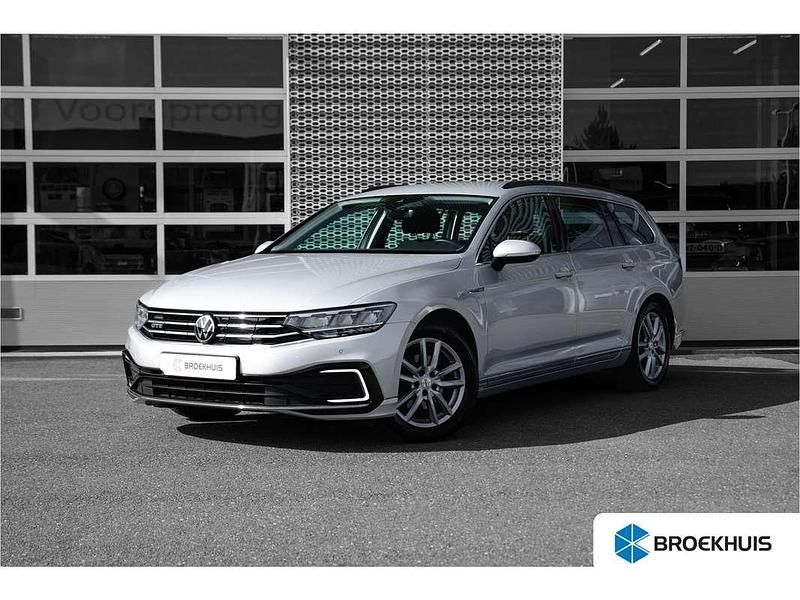 Zilver Gebruikt 2022 VW Passat Business Stationwagen | € 26.845 (Eerlijke prijs) - Afbeelding 1/4