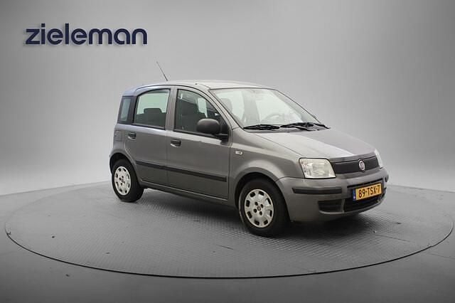 Grijs Gebruikt 2012 Fiat Panda Classica Hatchback | € 2.344 (Super prijs) - Afbeelding 1/4