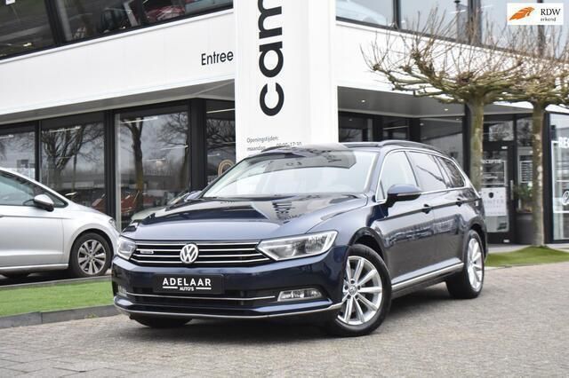 Blauw, metallic lak Gebruikt 2016 VW Passat Highline Stationwagen | € 19.750 (Goede deal) - Afbeelding 1/4