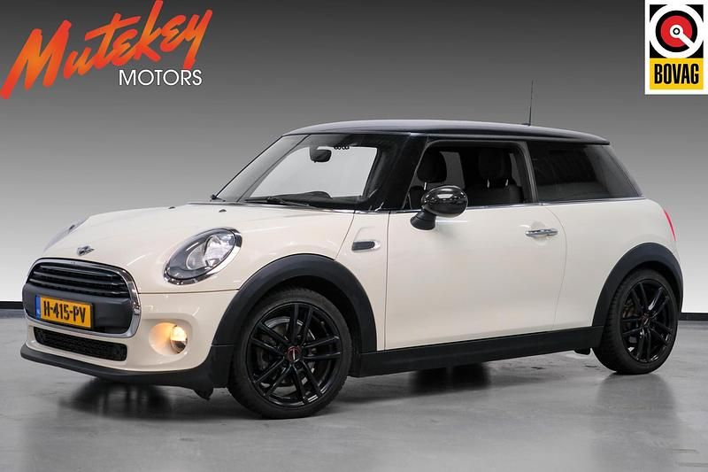 Wit Occasion 2020 Mini Cooper Business Hatchback | € 8.850 (Super prijs) - Afbeelding 1/4