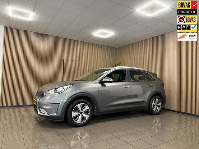 Grijs Gebruikt 2017 Kia Niro SUV | € 12.975 (Eerlijke prijs) - Afbeelding 1/4