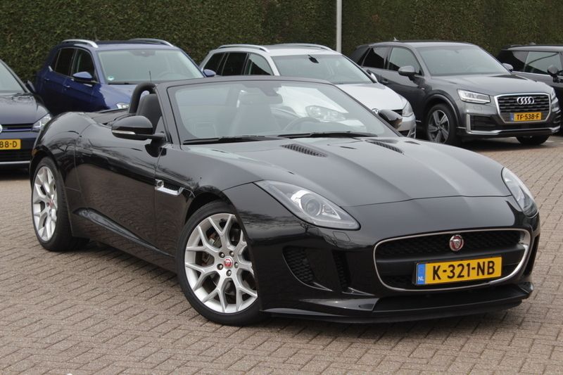 Zwart Gebruikt 2021 Jaguar F-Type Cabriolet | € 49.950 - Afbeelding 1/4