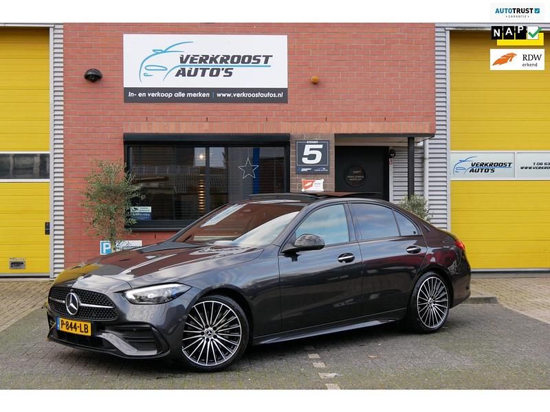 Grijs Occasion 2022 Mercedes C200 AMG line Sedan | € 45.450 (Duur) - Afbeelding 1/4