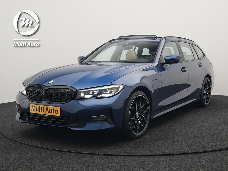 Blauw Gebruikt 2020 BMW 330e Stationwagen | € 30.740 (Eerlijke prijs) - Afbeelding 1/4