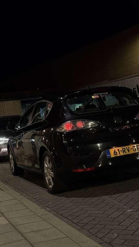 Gebruikt 2005 Seat Leon Sedan | € 1.250 (Eerlijke prijs) - Afbeelding 1/4