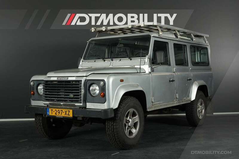 Grijs, metallic lak Gebruikt 2002 Land Rover Defender SUV | € 19.450 - Afbeelding 1/4