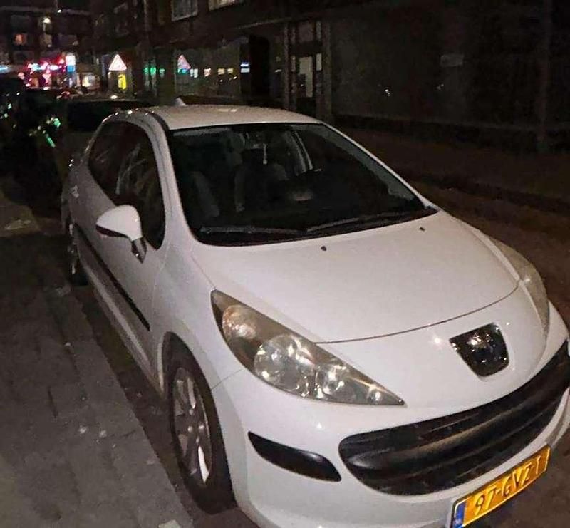 Occasion 2008 Peugeot 207 Sport Sedan | € 2.700 (Goede deal) - Afbeelding 1/4