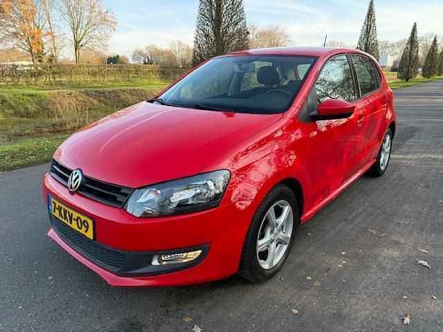 Rood Gebruikt 2012 VW Polo Comfortline Hatchback | € 4.000 (Goede deal) - Afbeelding 1/4