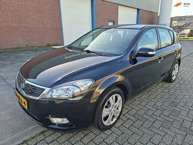 Occasion Kia Ceed 90 PK (66 kW) 2010 Zwart Hatchback