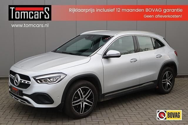Grijs (metallic) Occasion 2022 Mercedes GLA250 Progressive SUV | € 34.750 (Super prijs) - Afbeelding 1/4