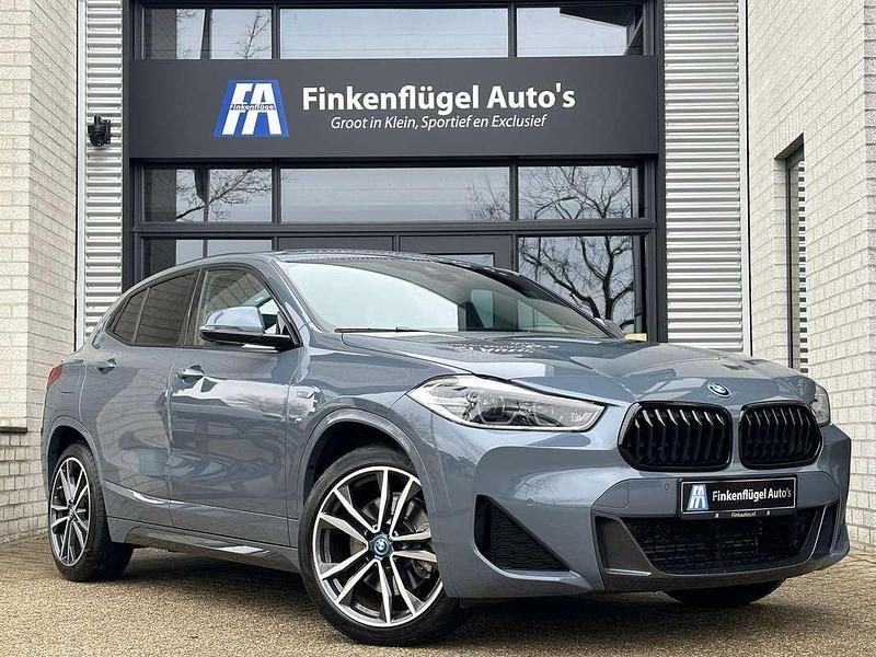 Grijs (metallic) Occasion 2021 BMW 220 Shadowline SUV | € 29.400 - Afbeelding 1/4