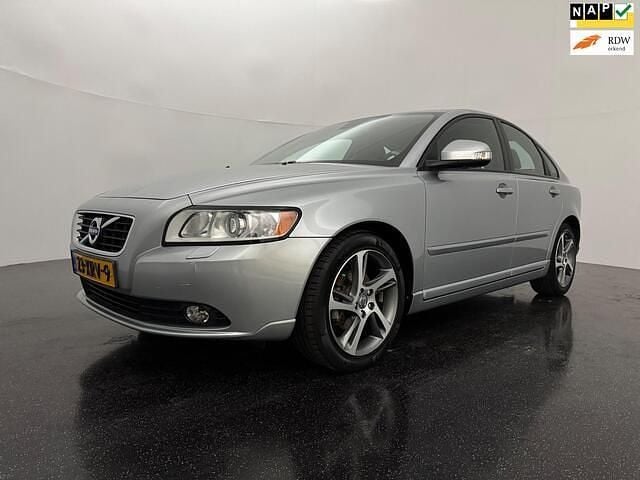 Grijs Gebruikt 2012 Volvo S40 Sedan | € 4.995 (Eerlijke prijs) - Afbeelding 1/4