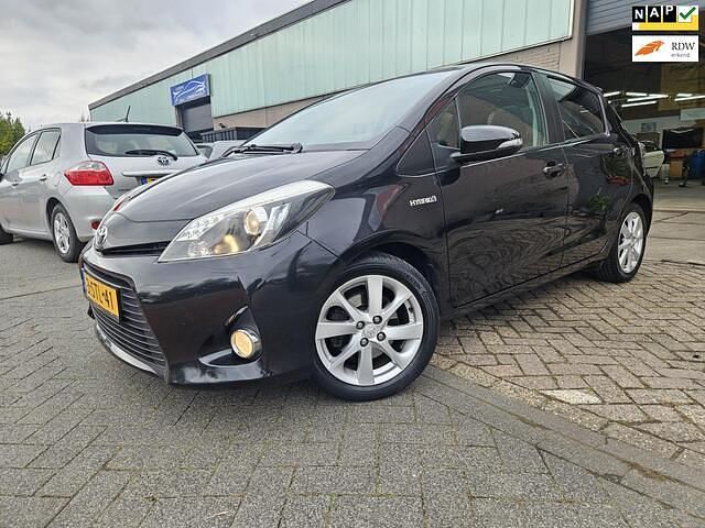 Zwart Occasion 2013 Toyota Yaris Hatchback | € 9.250 (Eerlijke prijs) - Afbeelding 1/4