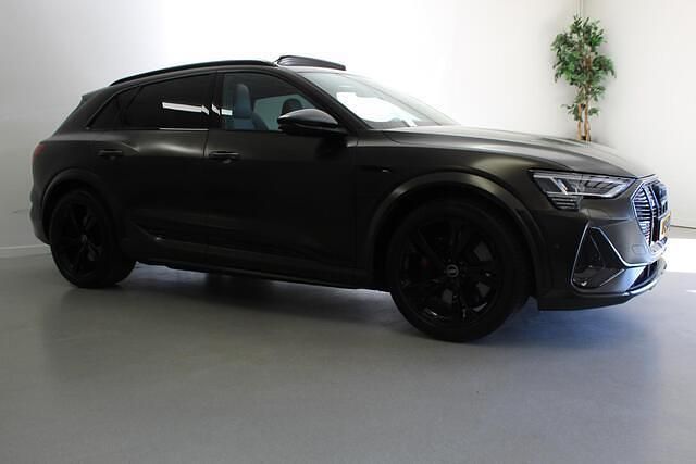 Occasion Audi e-tron Design 230 kW (313 PK) 2020 Grijs SUV