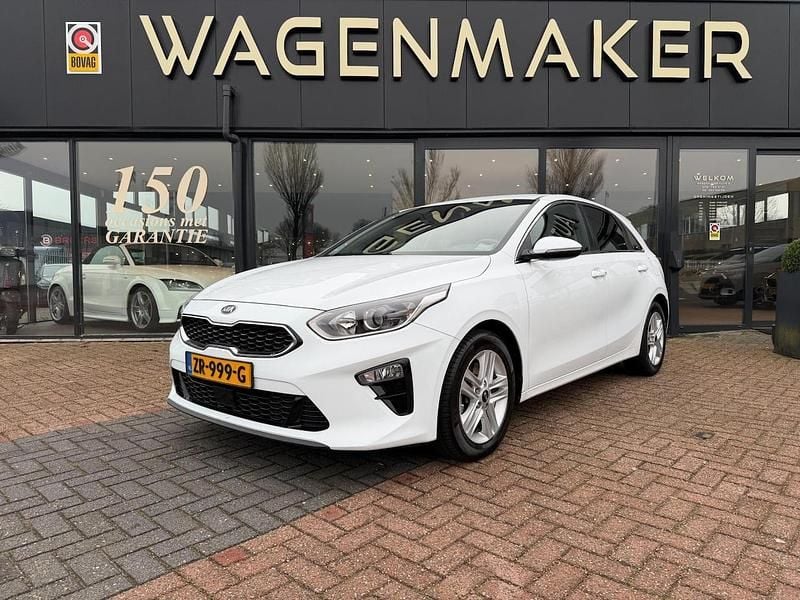 Wit Occasion 2019 Kia Ceed Hatchback | € 12.250 (Goede deal) - Afbeelding 1/4