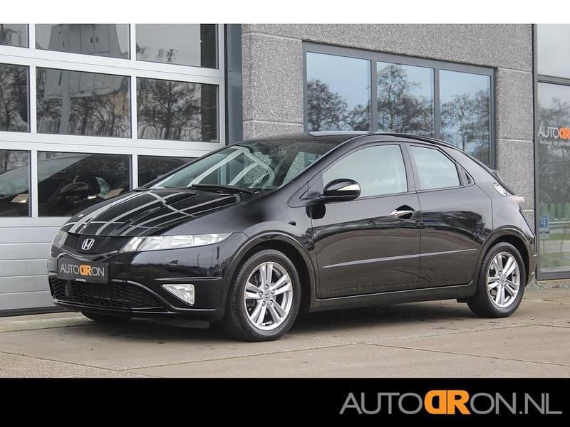 Zwart Gebruikt 2009 Honda Civic Hatchback | € 5.250 (Eerlijke prijs) - Afbeelding 1/3