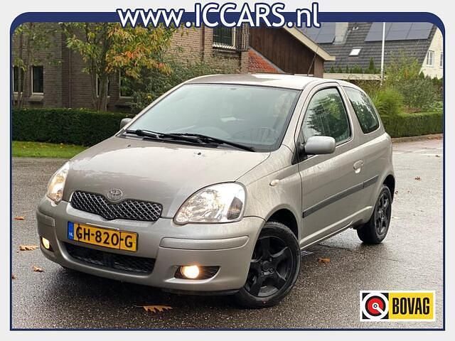 Grijs Gebruikt 2005 Toyota Yaris Terra Hatchback | € 1.995 (Eerlijke prijs) - Afbeelding 1/3
