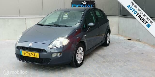 Grijs Gebruikt 2014 Fiat Punto Evo Young Hatchback | € 3.950 - Afbeelding 1/4