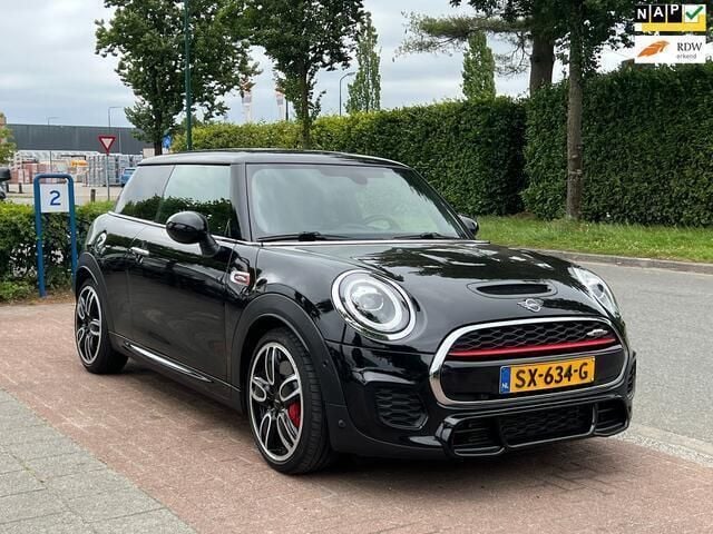 Zwart Gebruikt 2018 Mini John Cooper Works Chili Hatchback | € 23.750 (Eerlijke prijs) - Afbeelding 1/4