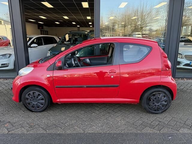 Occasion Peugeot 107 68 PK (50 kW) 2008 Rood Hatchback