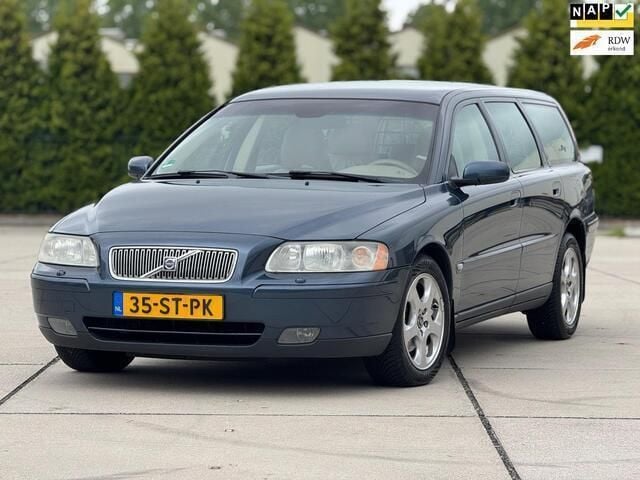 Blauw, metallic lak Gebruikt 2006 Volvo V70 Stationwagen | € 2.850 (Eerlijke prijs) - Afbeelding 1/4