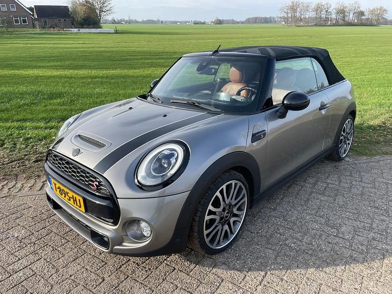 Grijs (metallic) Occasion 2017 Mini Cooper S Cabriolet Business Cabriolet | € 22.950 (Eerlijke prijs) - Afbeelding 1/4