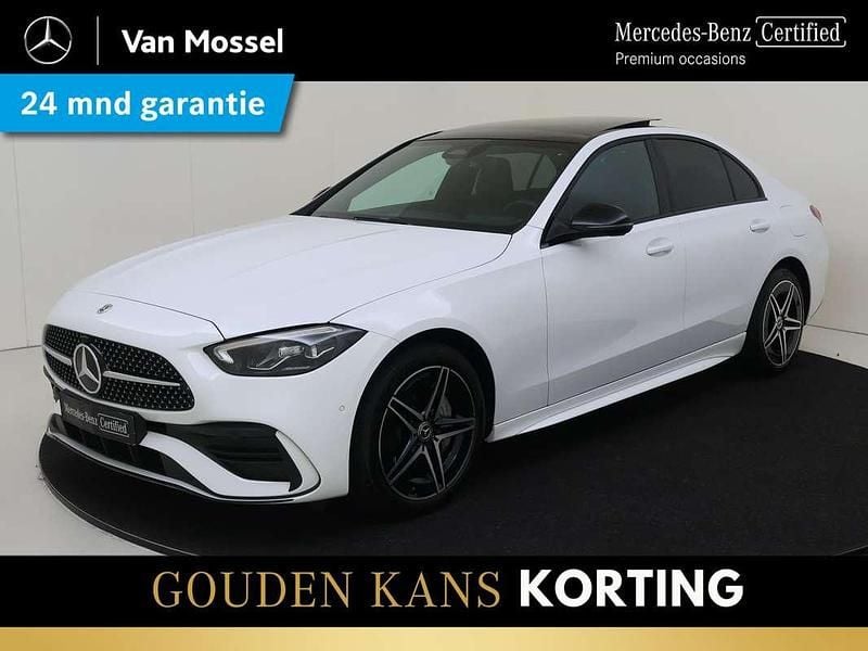 Wit Gebruikt 2024 Mercedes C300e AMG line Sedan | € 51.945 (Eerlijke prijs) - Afbeelding 1/4