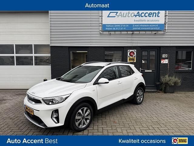 Wit Occasion 2023 Kia Stonic SUV | € 21.444 (Goede deal) - Afbeelding 1/4