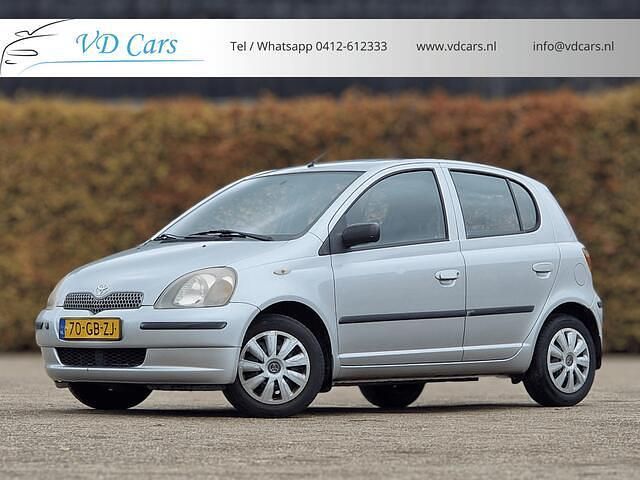 Grijs Occasion 2000 Toyota Yaris Luna Hatchback | € 2.295 (Eerlijke prijs) - Afbeelding 1/4