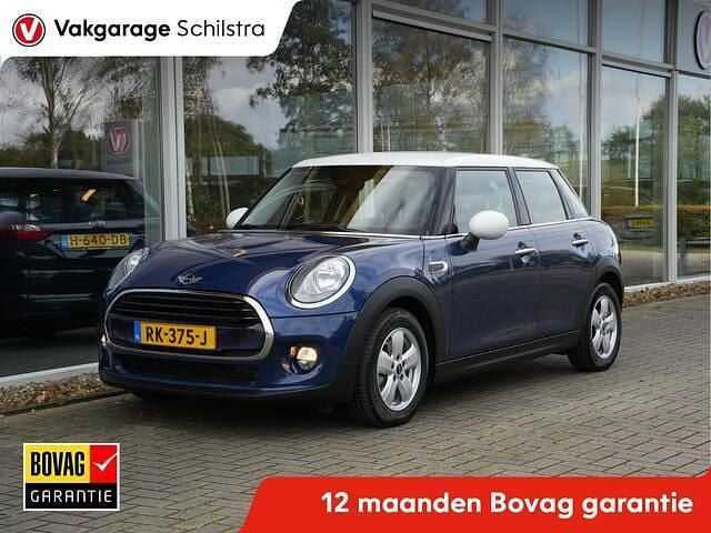 Blauw Gebruikt 2017 Mini Cooper Business Hatchback | € 14.950 (Super prijs) - Afbeelding 1/4
