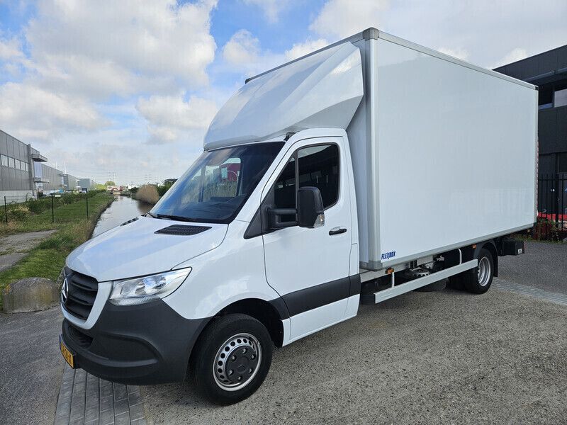 Wit Gebruikt 2023 Mercedes Sprinter Van | € 47.950 - Afbeelding 1/4
