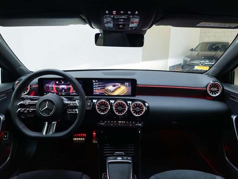 Occasion Mercedes A250 Business 163 PK (119 kW) 2025 Zwart Hatchback