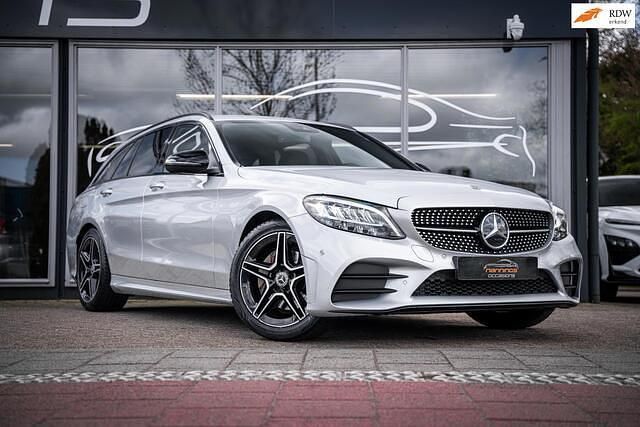Grijs, metallic lak Gebruikt 2019 Mercedes C200 Business Stationwagen | € 25.950 (Eerlijke prijs) - Afbeelding 1/4